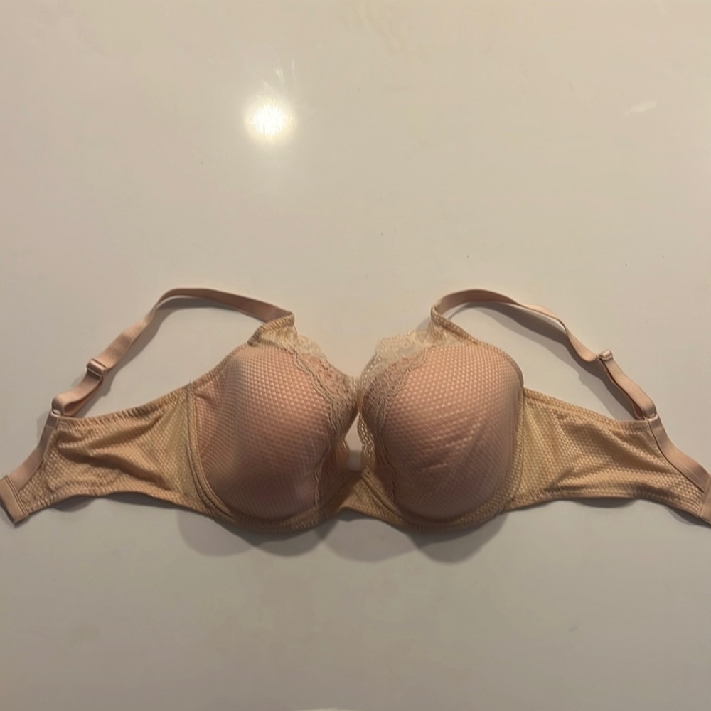 Passionata size 32DDDD /32G bra. Like new condition!